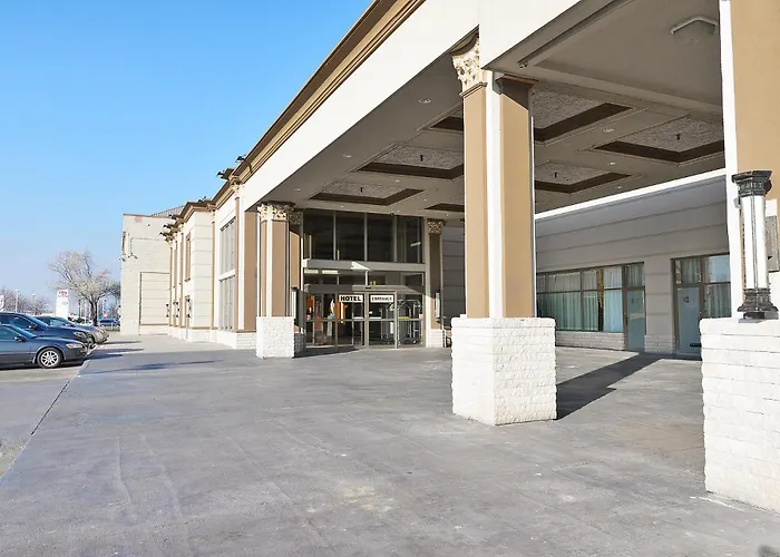 Woodbine Hotel & Suites Toronto